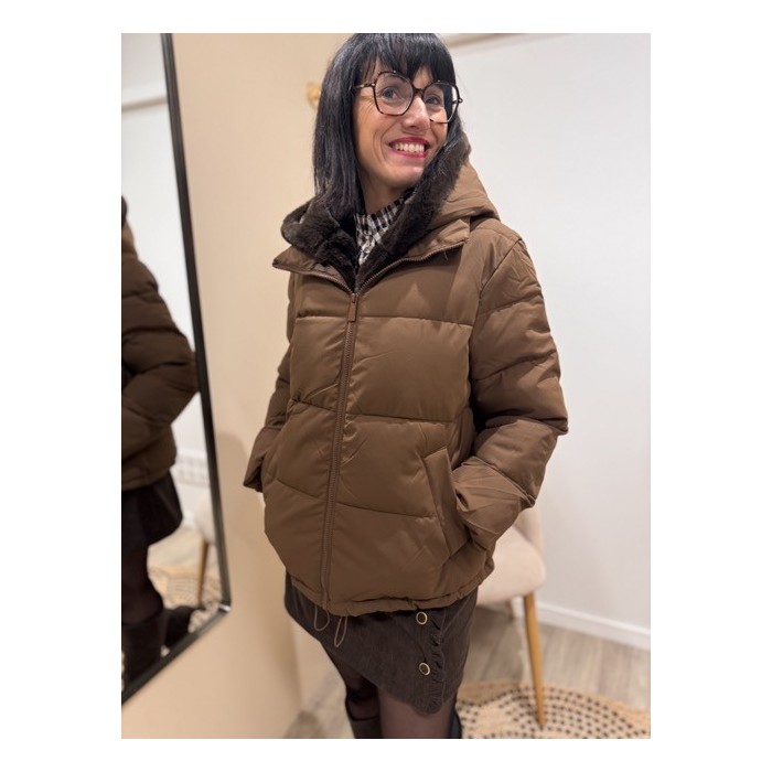Doudoune courte à capuche avec fourrure - Chaude & Stylée | Boutique Melle Jeanne - arras