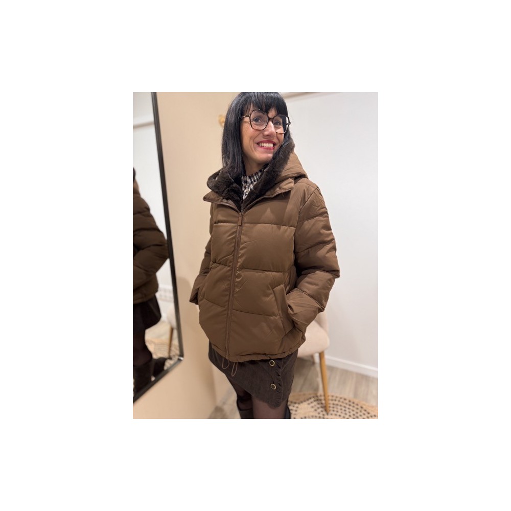 Doudoune courte à capuche avec fourrure - Chaude & Stylée | Boutique Melle Jeanne - arras