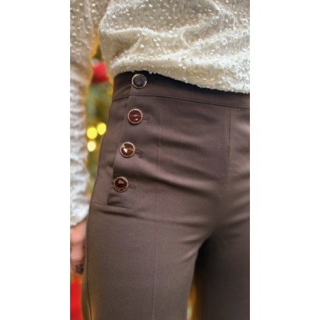 Pantalon tailleur marron à boutons nacrés | Melle Jeanne