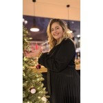 Cette robe Style Plus combine sophistication et confort grâce à son haut façon veste de tailleur et son bas fluide plissé. Le ha