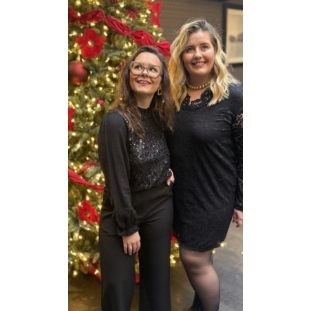 Robe en dentelle noire col V manches longues | Melle Jeanne