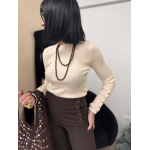 Pull Côtelé Noir ou Blanc – Boutons Dorés aux Manches | Chic Intemporel