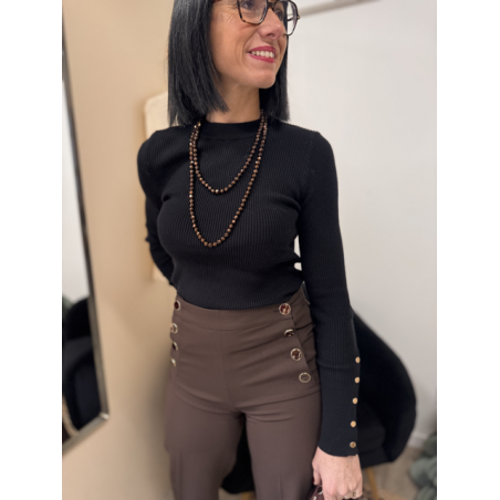 Pull Côtelé Noir ou Blanc – Boutons Dorés aux Manches | Chic Intemporel