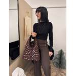 Pull Côtelé Noir ou Blanc – Boutons Dorés aux Manches | Chic Intemporel