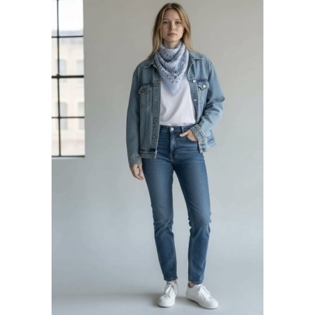 Écharpe bleue ciel motif bandana argent & blanc – Chapitre Bleu