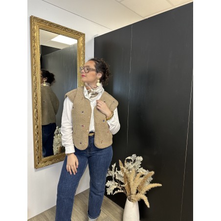 Gilet moumoute sans manches brodé écru ou beige | Melle Jeanne