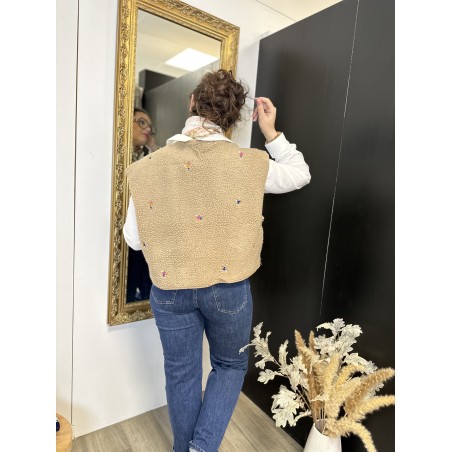 Gilet moumoute sans manches brodé écru ou beige | Melle Jeanne