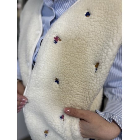 Gilet moumoute sans manches brodé écru ou beige | Melle Jeanne