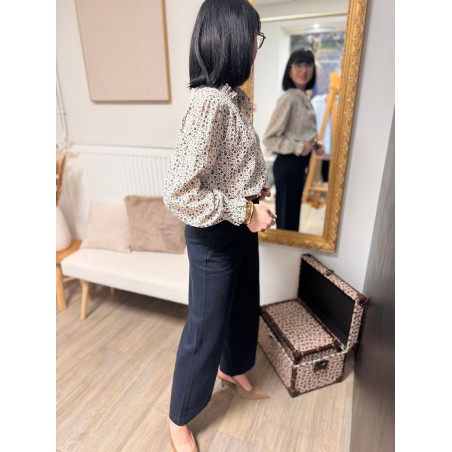 Chemise écru col volanté fleurs bleues – Chemise femme romantique