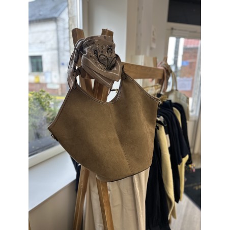 Sac en daim forme seau avec bandoulière – Sac femme chic & tendance