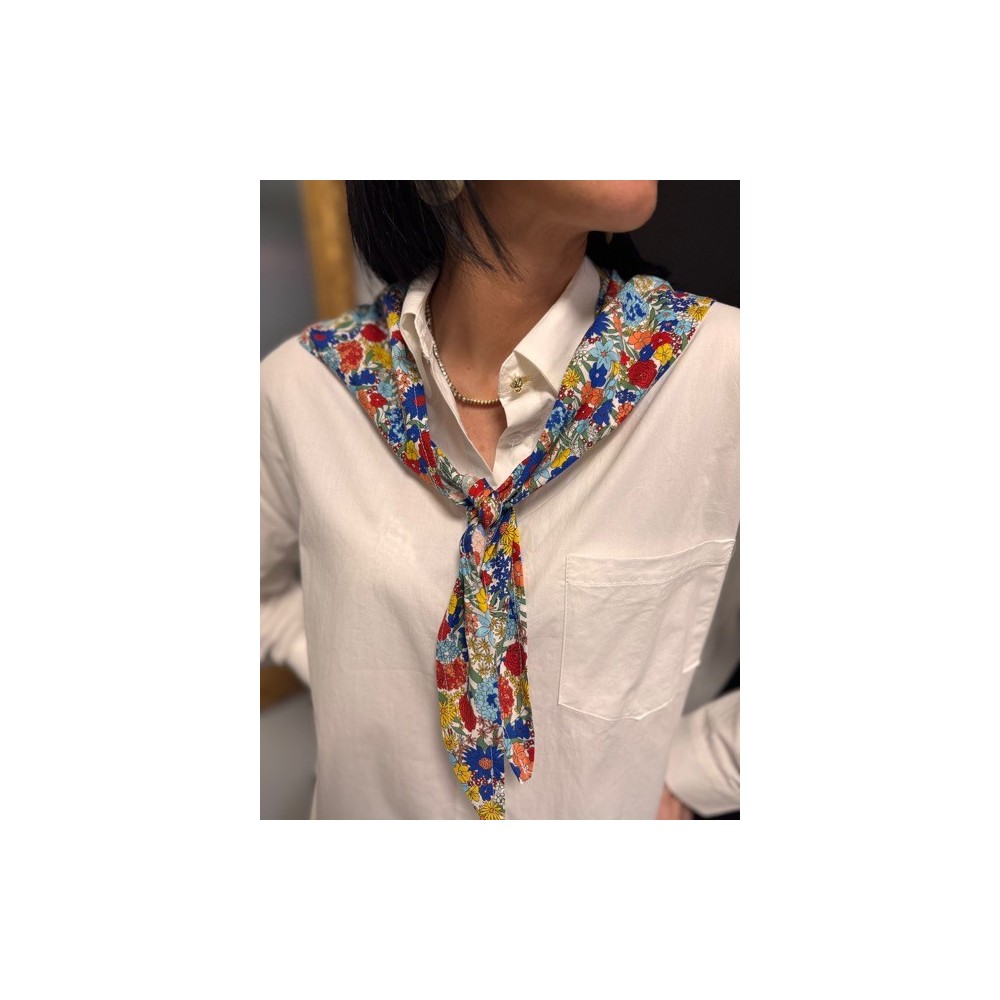 Chemise blanche oversize avec foulard fleuri | Melle Jeanne