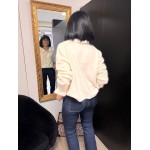 Gilet blanc avec volants aux manches et petit col | Élégance féminine