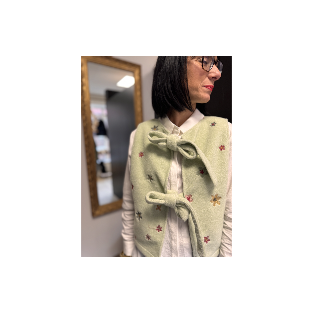 Gilet sans manches vert à fleurs brodées | Noué devant, taille unique