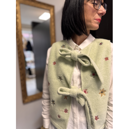 Gilet sans manches vert à fleurs brodées | Noué devant, taille unique