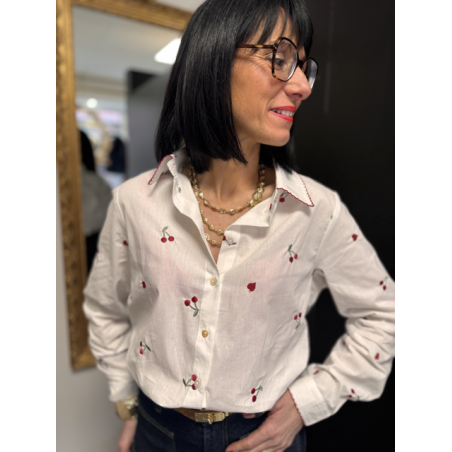 Chemise blanche cœurs et cerises rouges | Détail col rouge S/M M/L