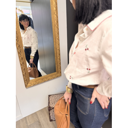 Chemise blanche cœurs et cerises rouges | Détail col rouge S/M M/L