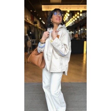 Parka beige – Élégance et protection au quotidien