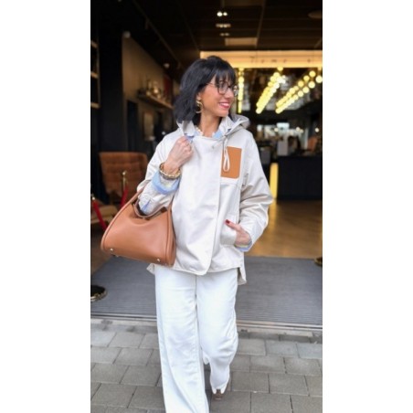 Parka beige – Élégance et protection au quotidien