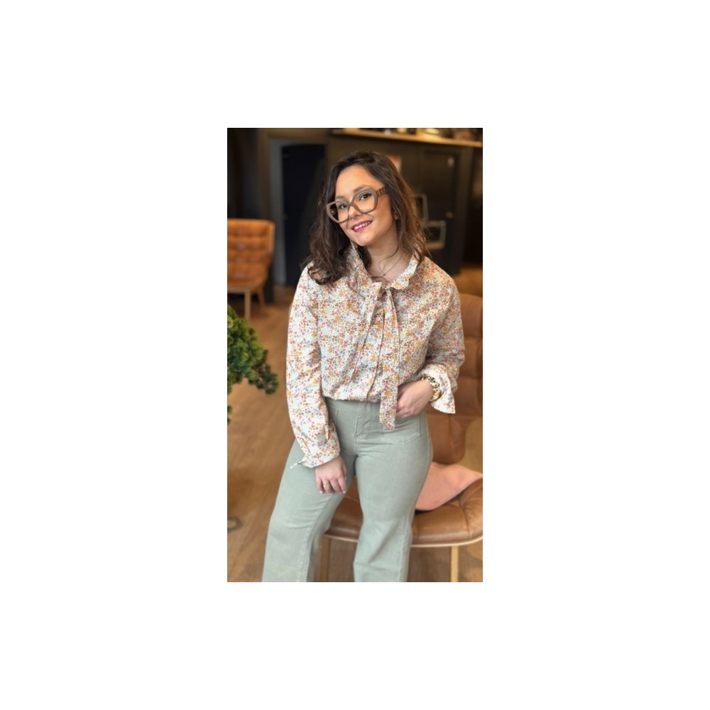 Chemise fleurie femme – Look frais et printanier