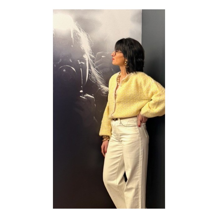 Pull rayé jaune et beige – Douceur et style