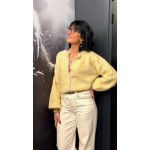 Pull rayé jaune et beige – Douceur et style