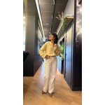 Pull rayé jaune et beige – Douceur et style