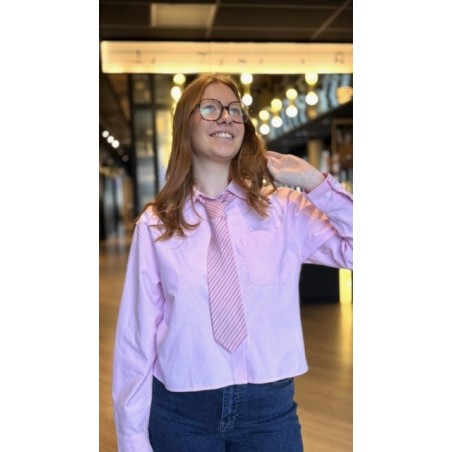 Chemise rose femme – Élégance douce et féminine