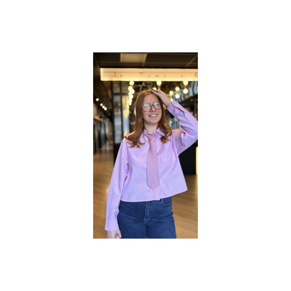 Chemise rose femme – Élégance douce et féminine