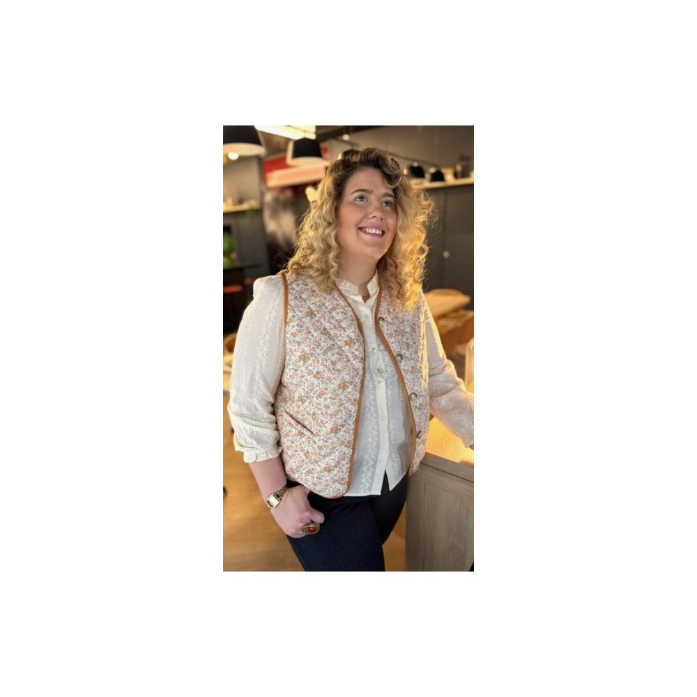 Veste sans manches fleurie Style plus – Fraîche et tendance