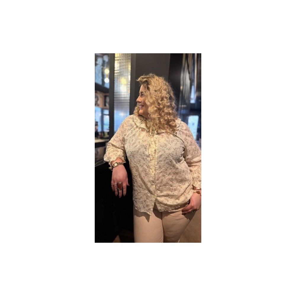 Chemise fleurie col Claudine style plus– Élégance romantique