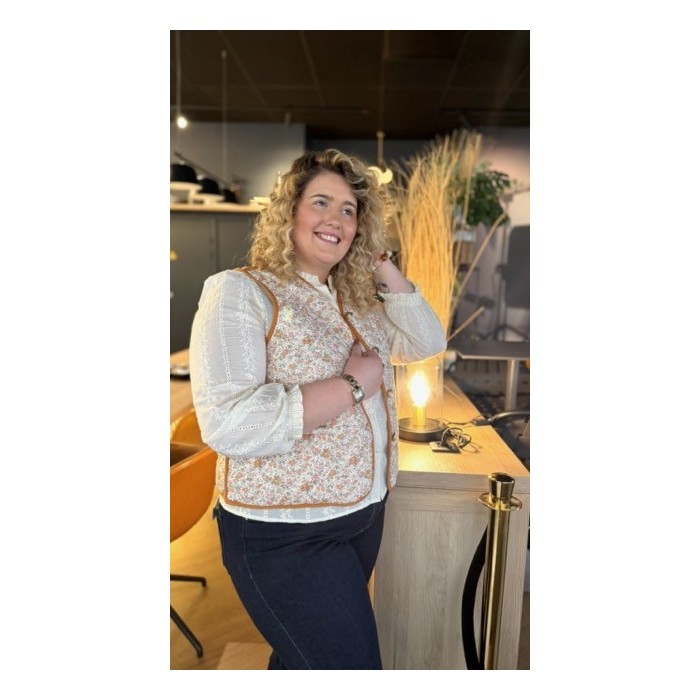 Chemise brodée style plus – Détail raffiné et féminin