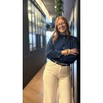 Jean blanc surpiqûres taupe – Élégance moderne et détail raffiné