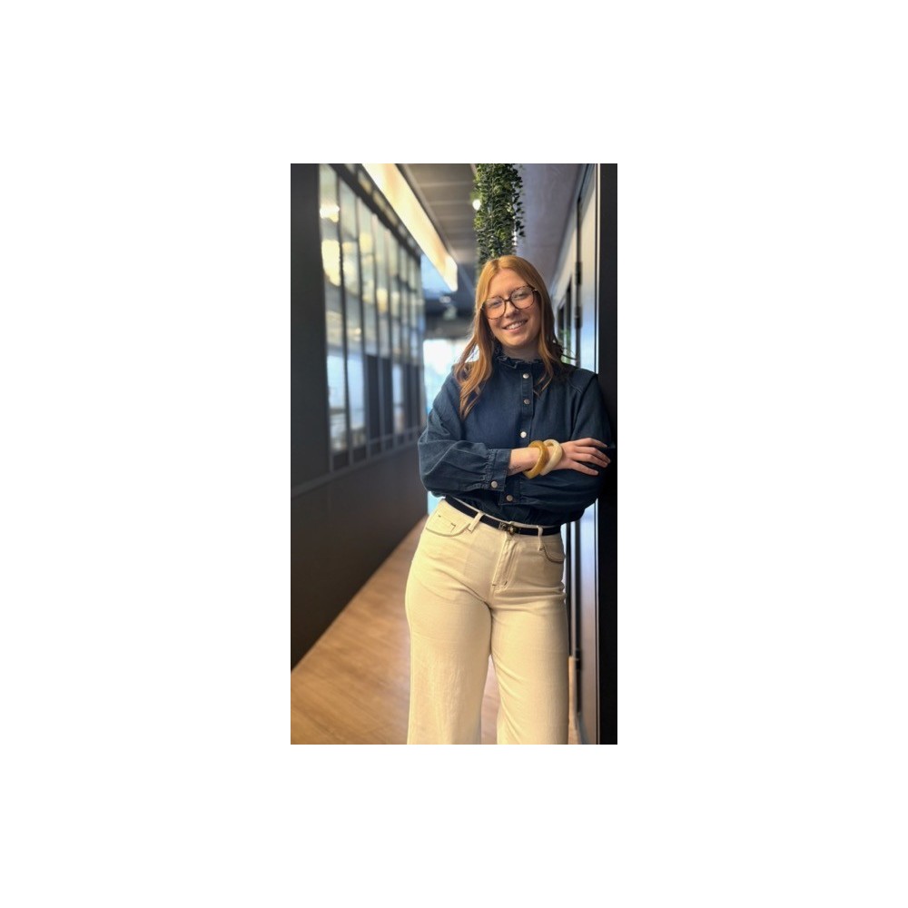 Chemise en jean col volanté – Denim féminin et tendance