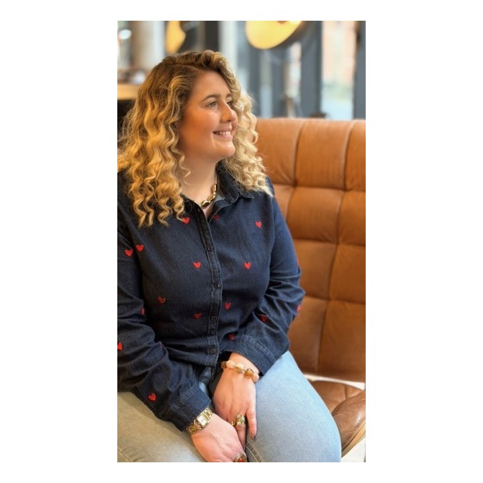 Chemise en jean cœurs rouges 100% coton | Style Plus XL à XXXL