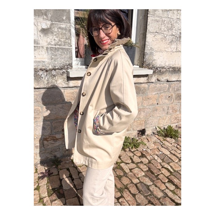 Trench beige mi-long col victorien – Élégant et pratique | Melle Jeanne