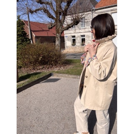 Trench beige mi-long col victorien – Élégant et pratique | Melle Jeanne