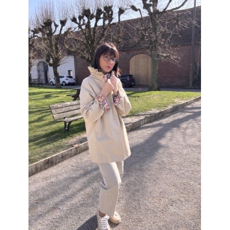 Trench beige mi-long col victorien – Élégant et pratique | Melle Jeanne