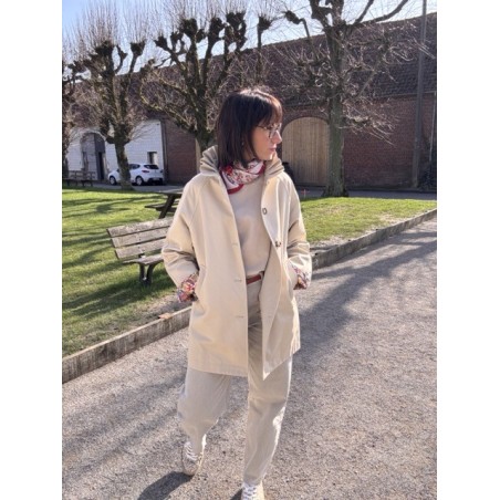 Trench beige mi-long col victorien – Élégant et pratique | Melle Jeanne