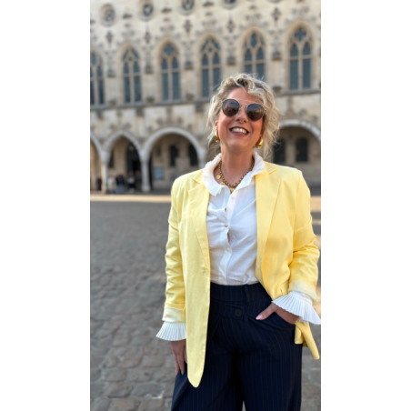Blazer jaune – Élégance lumineuse et style moderne