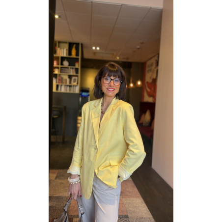 Blazer jaune – Élégance lumineuse et style moderne