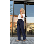 Pantalon bleu marine à rayures – Élégance et style intemporel