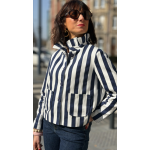 Veste rayée bleu et blanc col victorien – Élégance et charme féminin