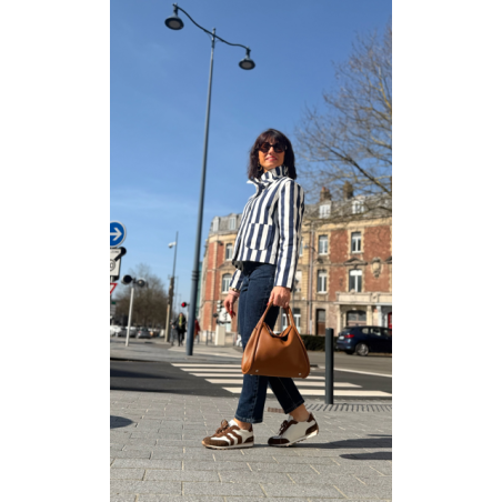 Veste rayée bleu et blanc col victorien – Élégance et charme féminin