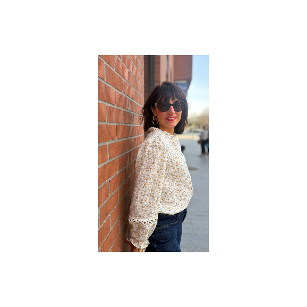 Chemise à fleurs –  Mademoiselle Jeanne