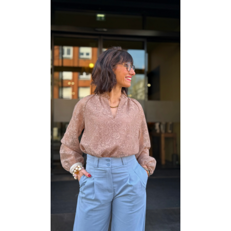 Blouse en dentelle beige – Élégance chic et intemporelle