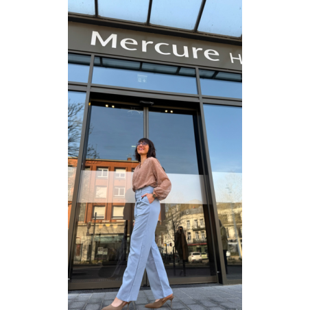 Blouse en dentelle beige – Élégance chic et intemporelle