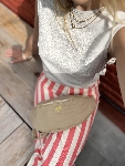 Sac banane beige au coeur dorée